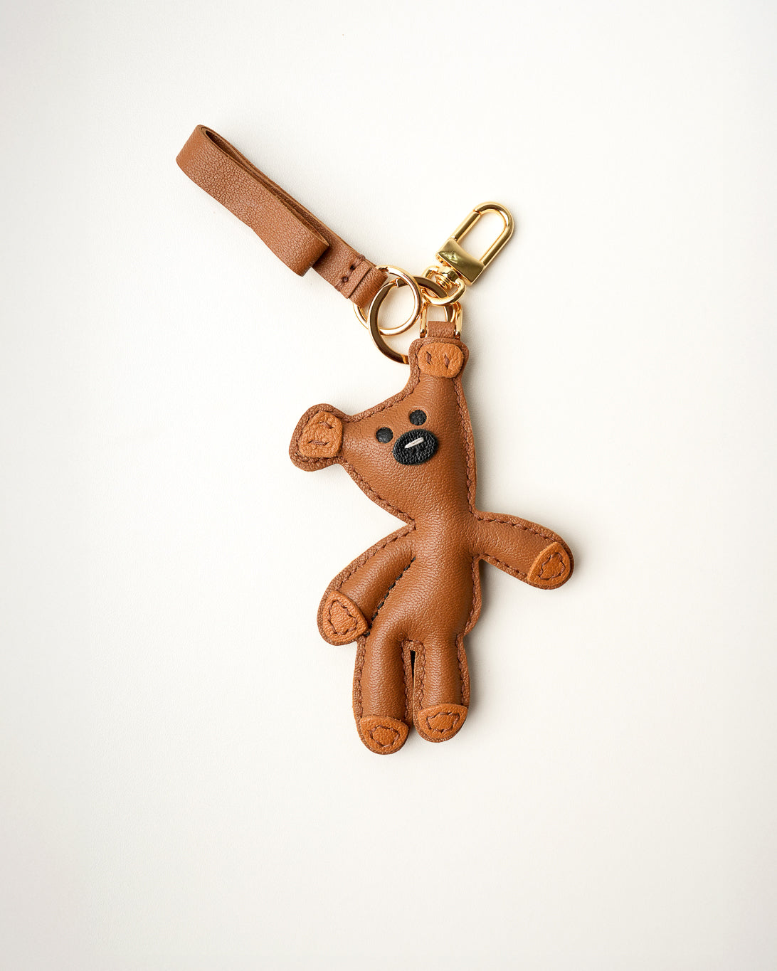 Mochi Manner handmade full-grain leather – sheep skin teddy bear bag charm in tan with gold-plated hardware